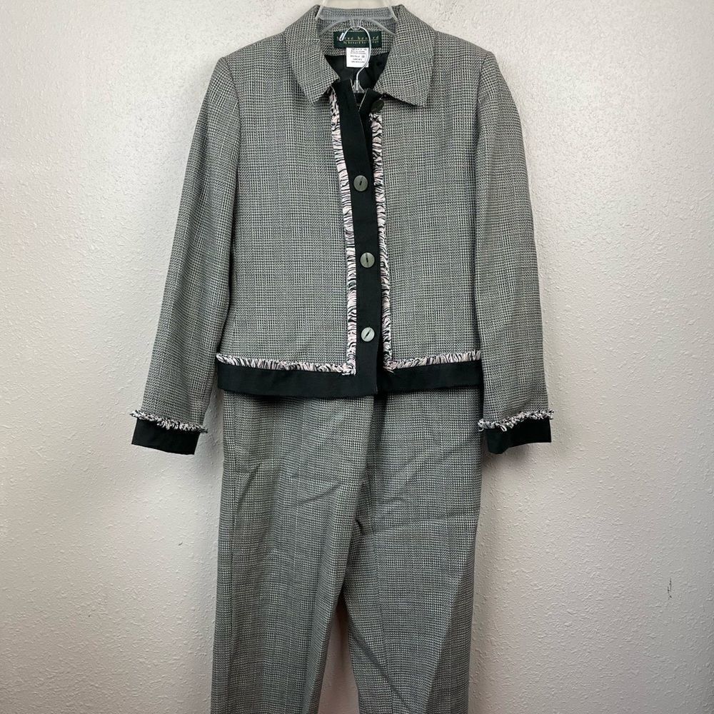 Harve Benard Two Piece Matching Wool Dress Jacket and Pants Size 10 EUC